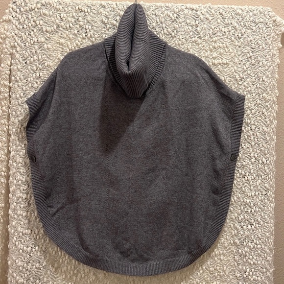 Sister’s Poncho Gray Sweater - Picture 1 of 6